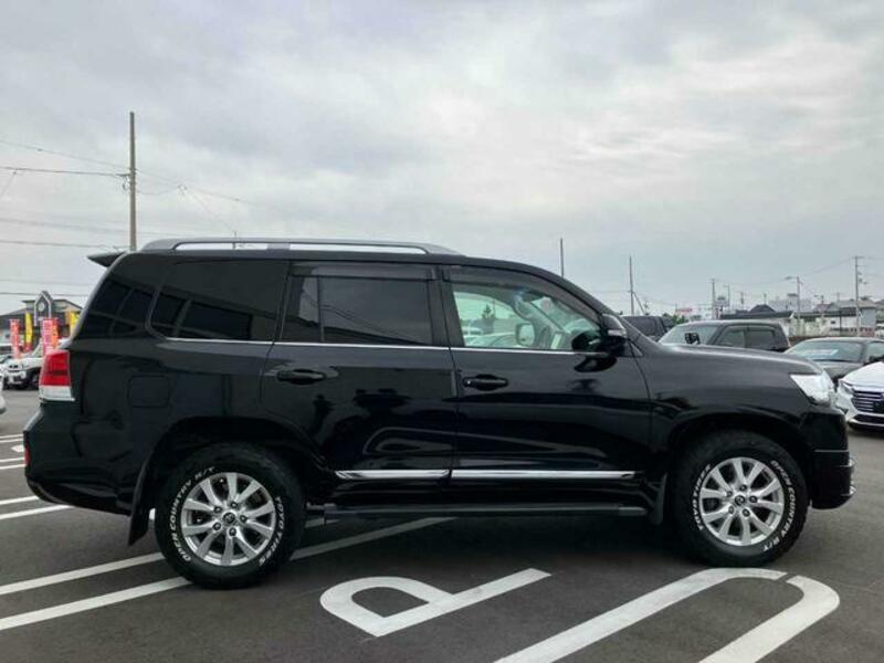 LAND CRUISER