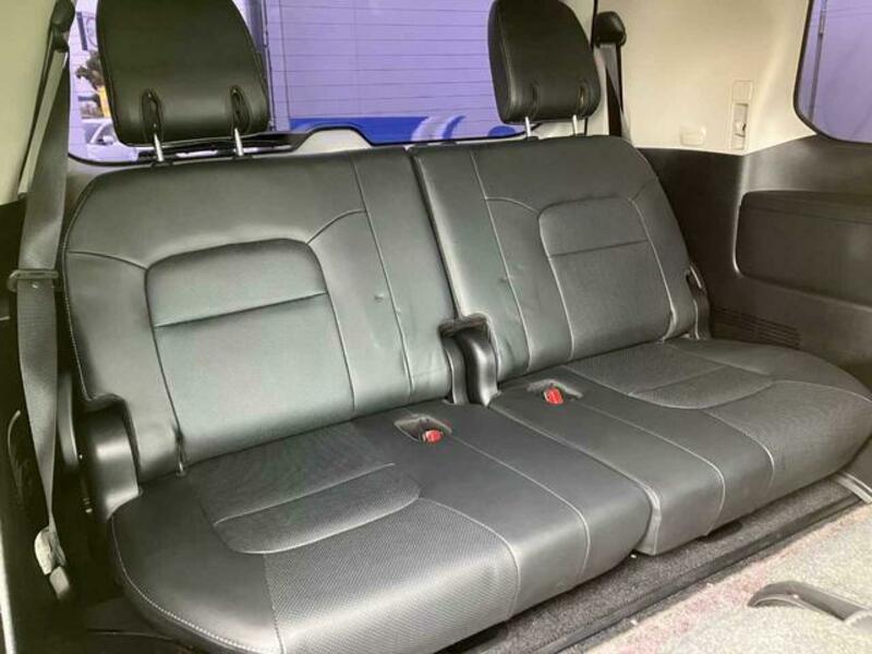 LAND CRUISER