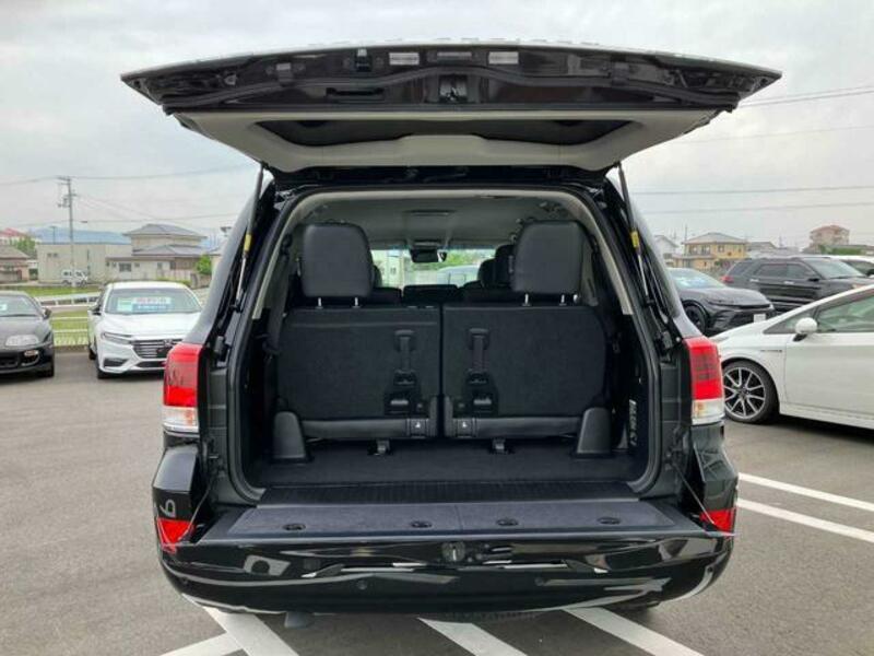 LAND CRUISER
