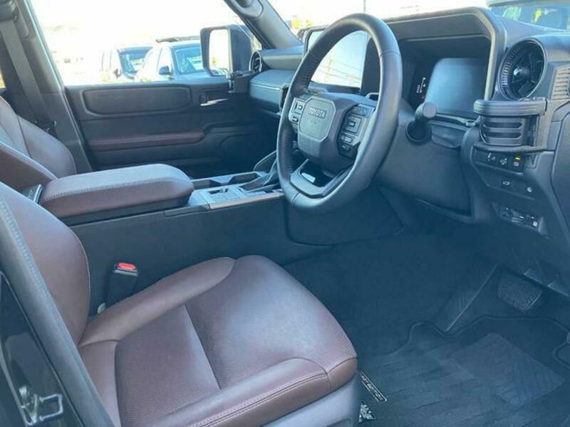 LAND CRUISER 250
