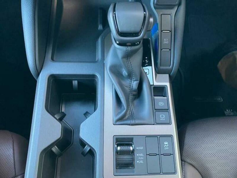 LAND CRUISER 250
