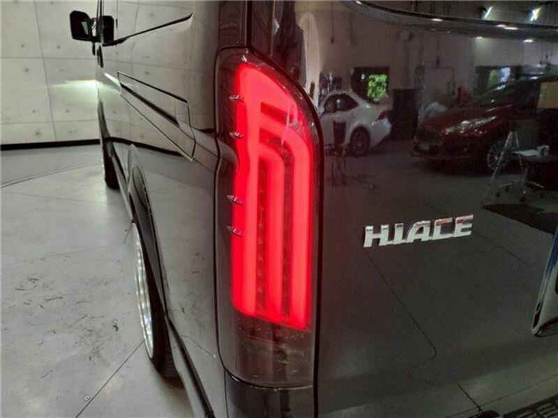 HIACE VAN