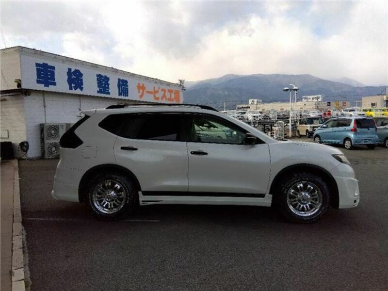 X-TRAIL