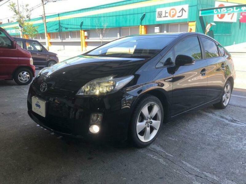 TOYOTA PRIUS