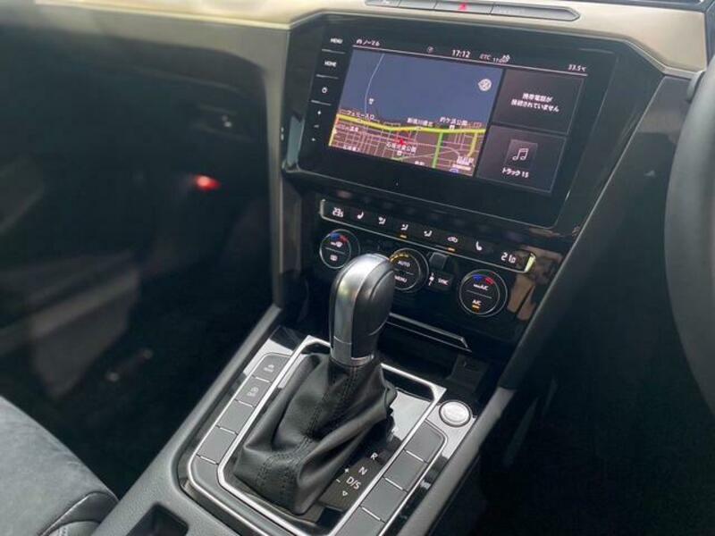 PASSAT VARIANT