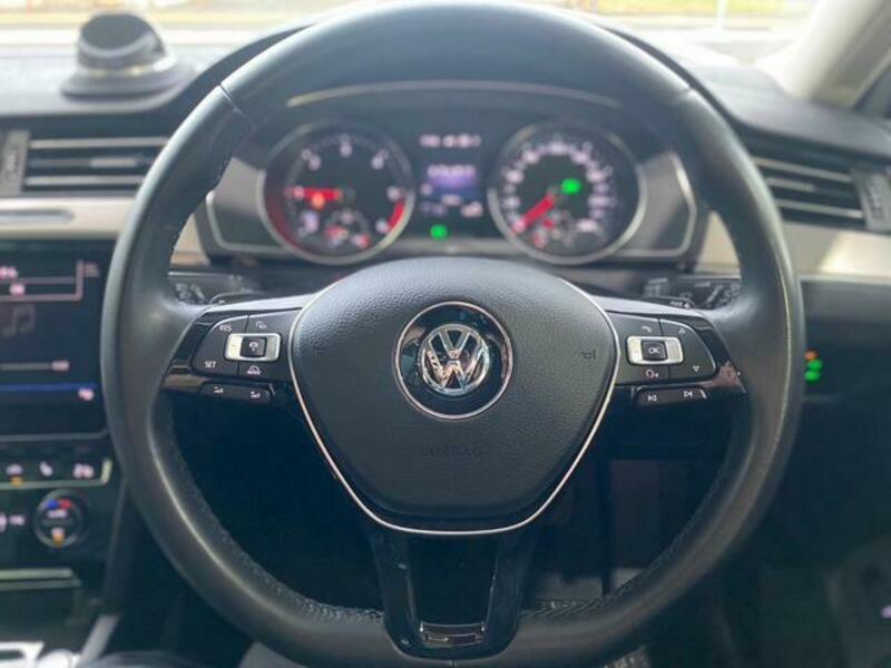 PASSAT VARIANT