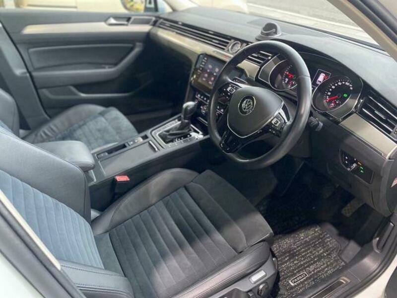 PASSAT VARIANT