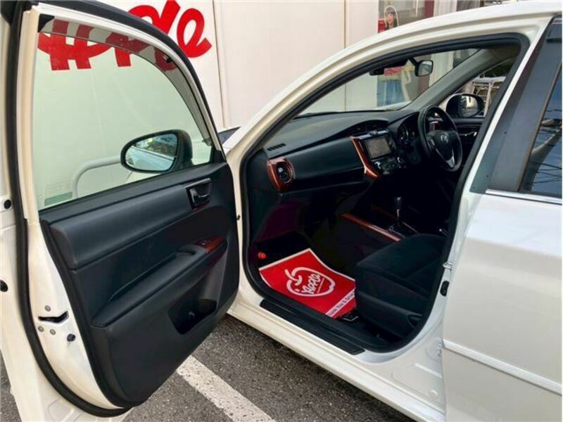 COROLLA AXIO