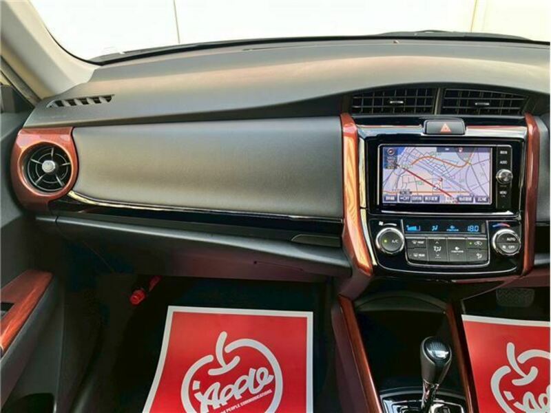 COROLLA AXIO