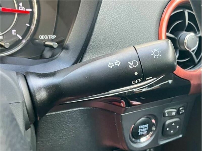 COROLLA AXIO