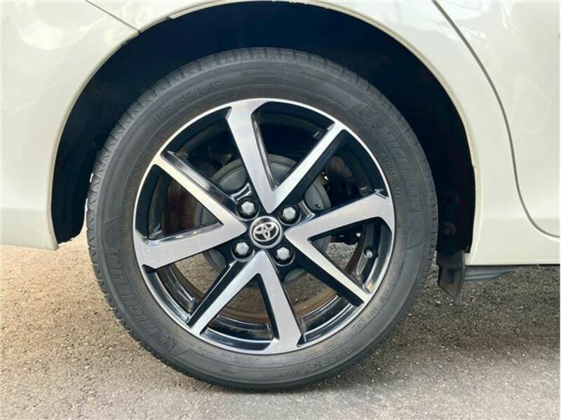 COROLLA AXIO