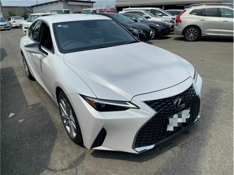 LEXUS IS
