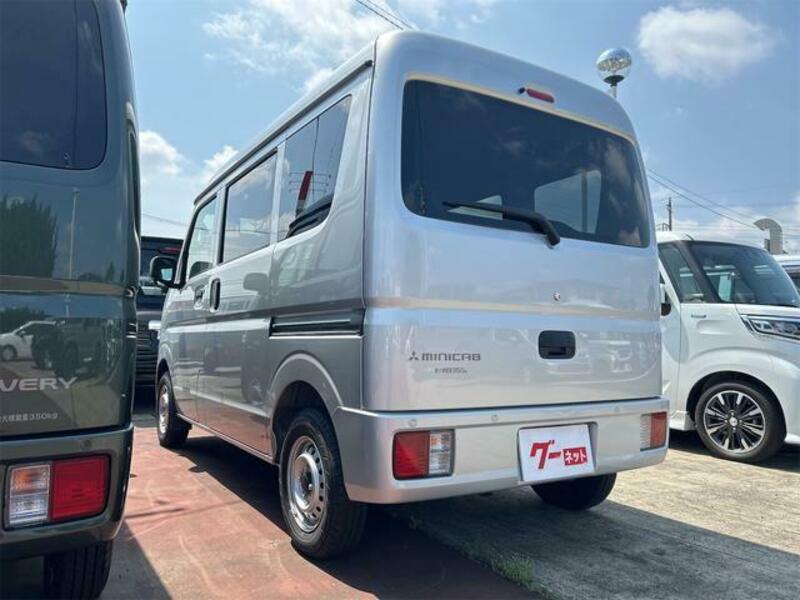 MINICAB VAN