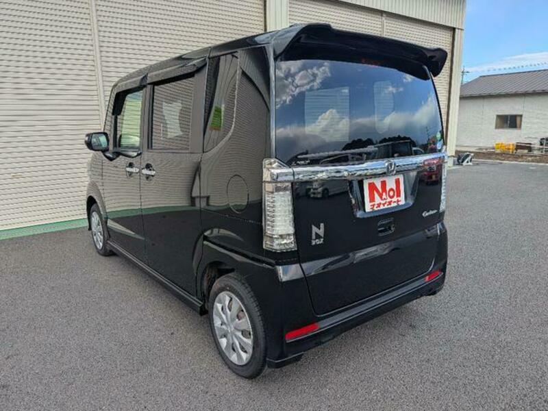N BOX CUSTOM