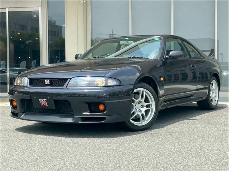 NISSAN SKYLINE
