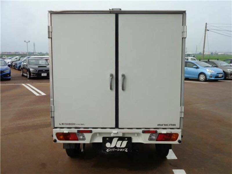 MINICAB TRUCK