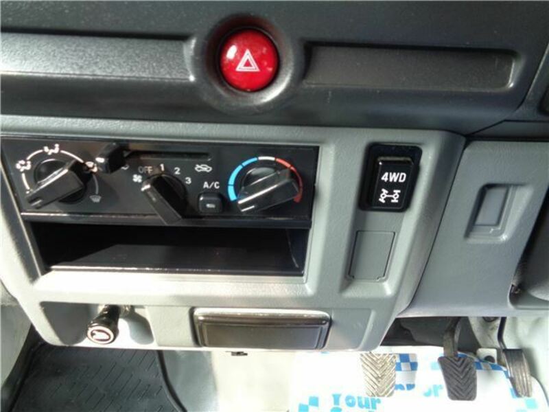 MINICAB TRUCK