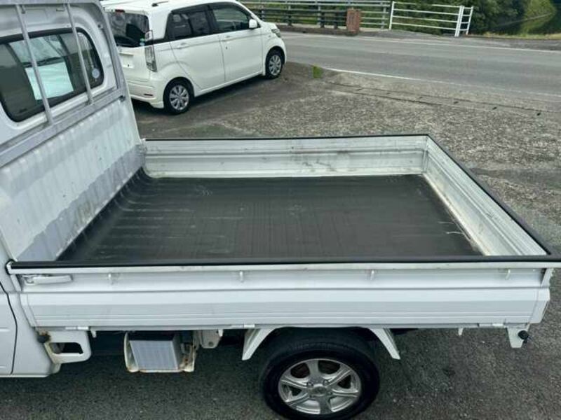 MINICAB TRUCK
