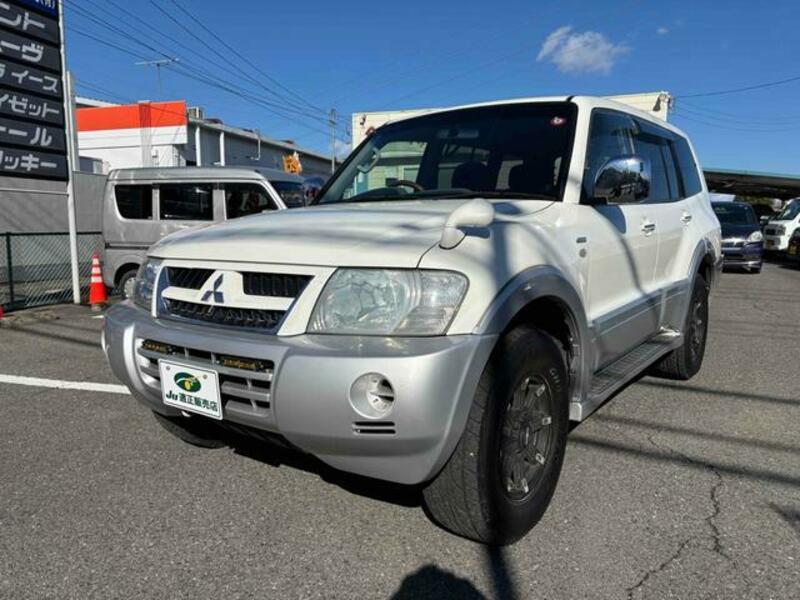 MITSUBISHI PAJERO