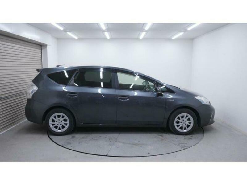 PRIUS ALPHA