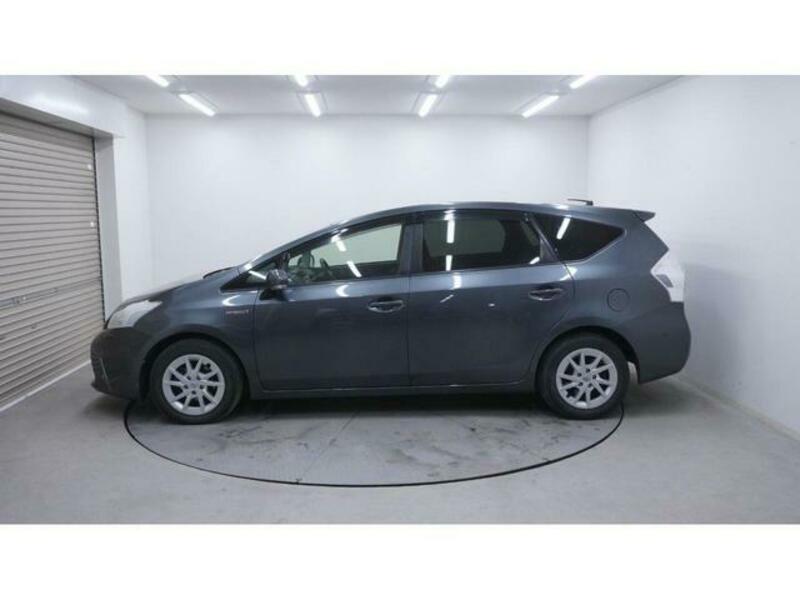 PRIUS ALPHA