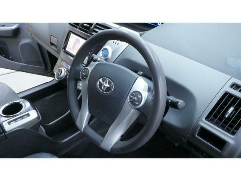 PRIUS ALPHA