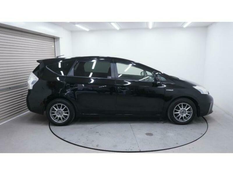 PRIUS ALPHA
