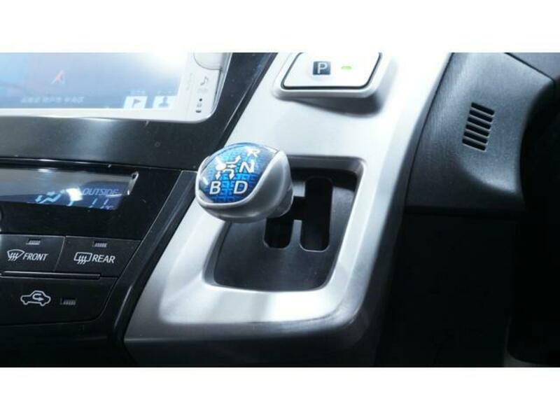 PRIUS ALPHA