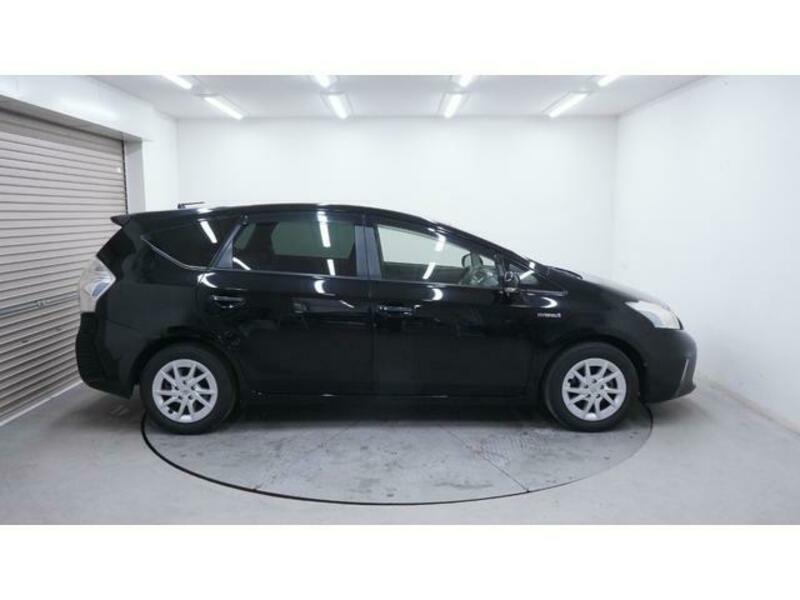 PRIUS ALPHA