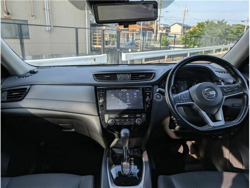 X-TRAIL