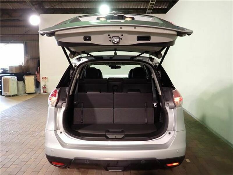X-TRAIL