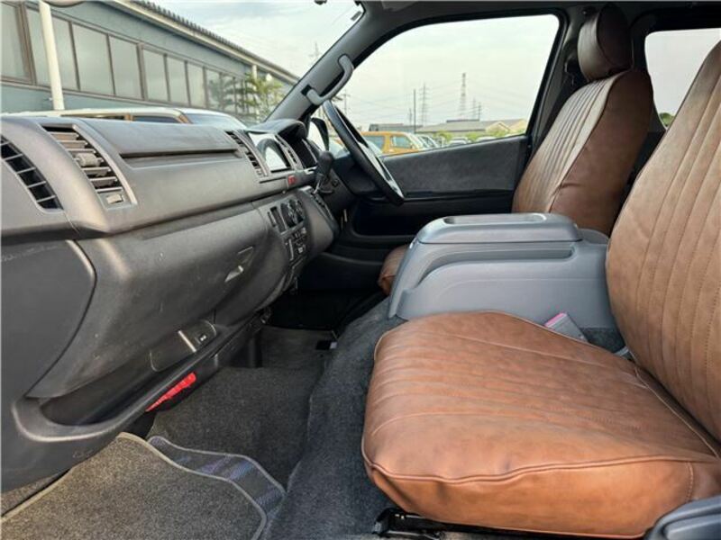 HIACE VAN