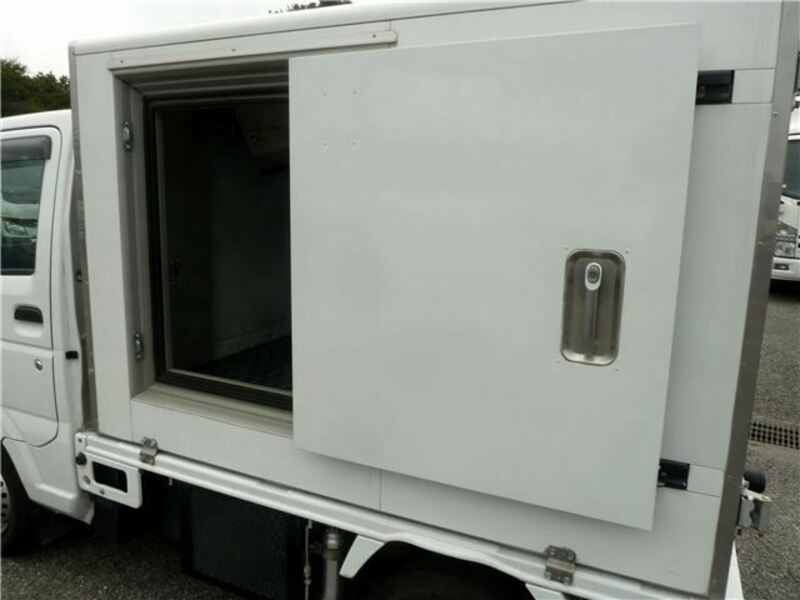 CLIPPER TRUCK