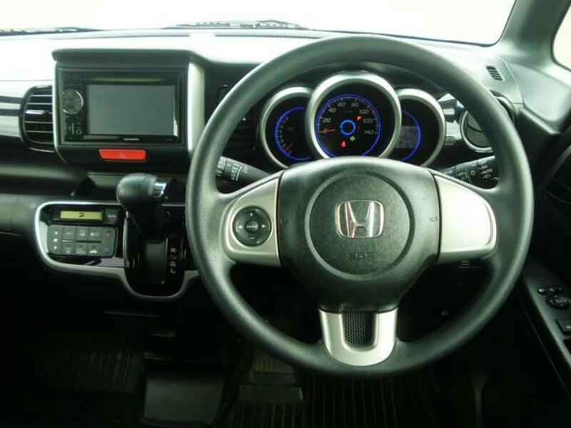 N BOX CUSTOM