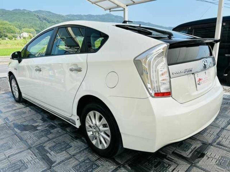 PRIUS PHV