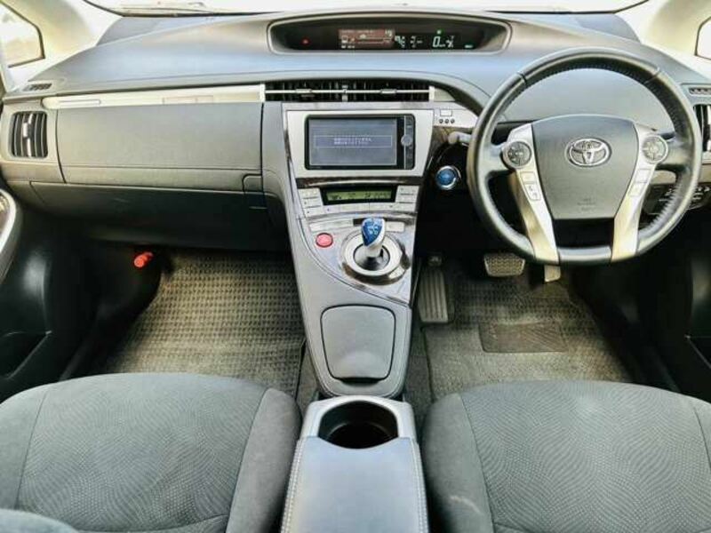 PRIUS PHV