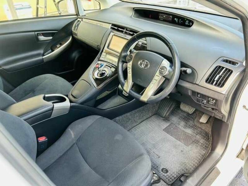 PRIUS PHV
