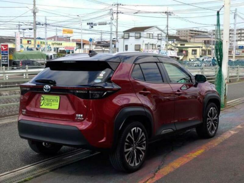 YARIS CROSS