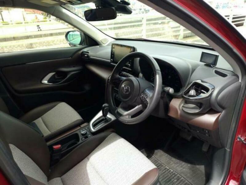 YARIS CROSS