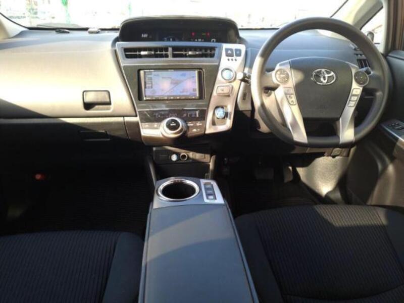 PRIUS ALPHA