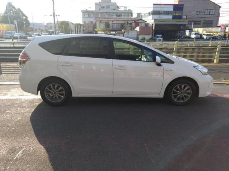 PRIUS ALPHA