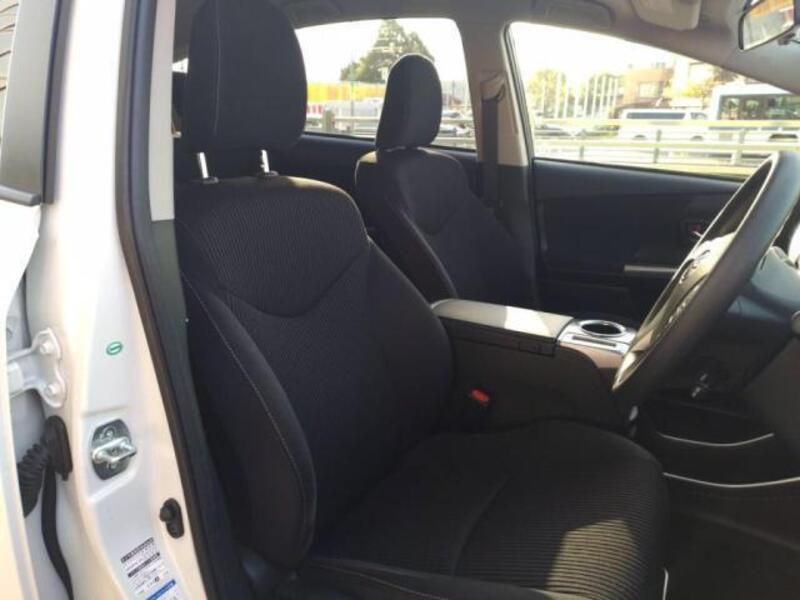 PRIUS ALPHA
