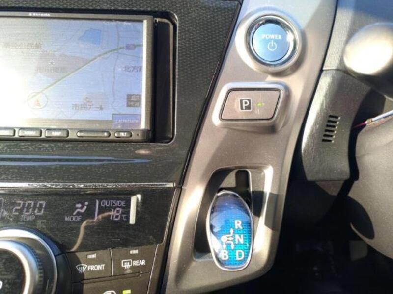 PRIUS ALPHA