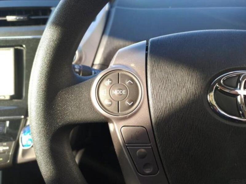PRIUS ALPHA