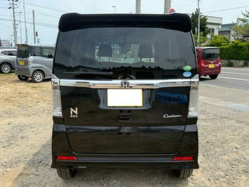 N BOX CUSTOM