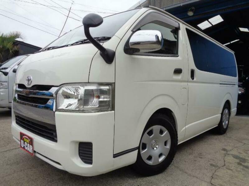 TOYOTA HIACE VAN