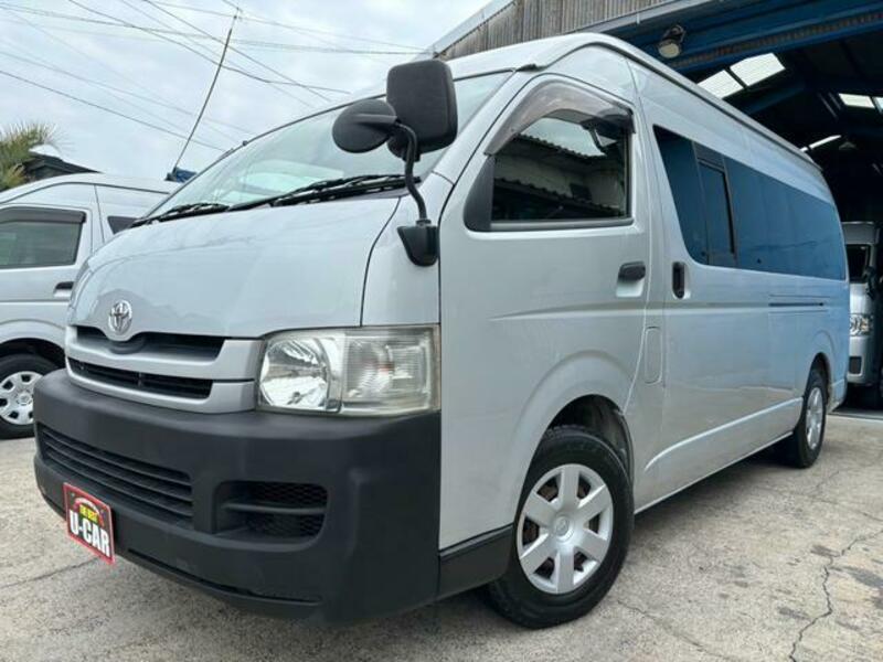TOYOTA HIACE VAN