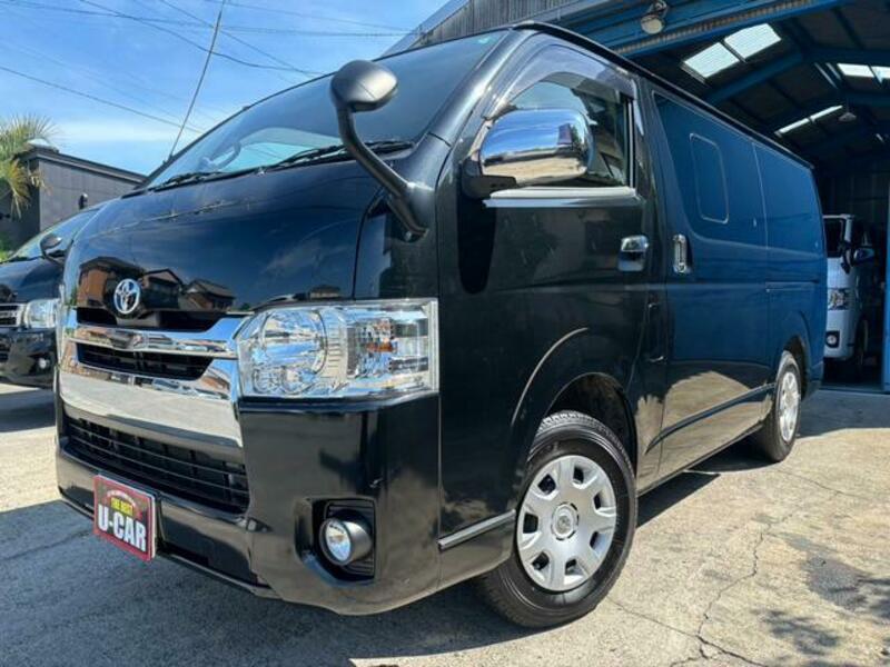 TOYOTA HIACE VAN