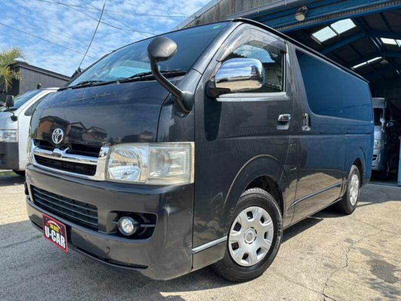 TOYOTA HIACE VAN