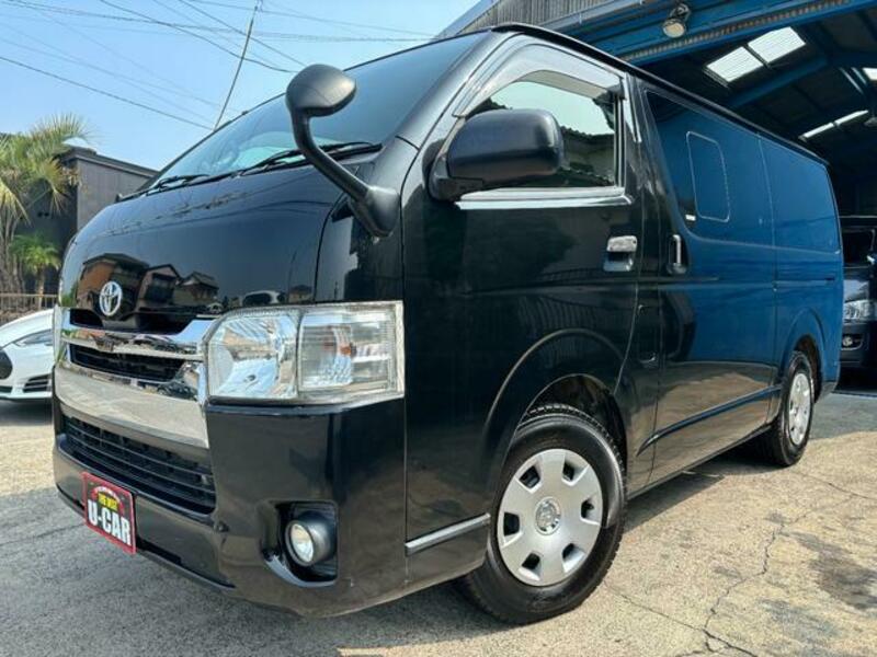 TOYOTA HIACE VAN